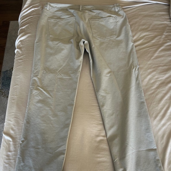 Lululemon Classic Fit Utilitech Pant - Picture 2 of 2